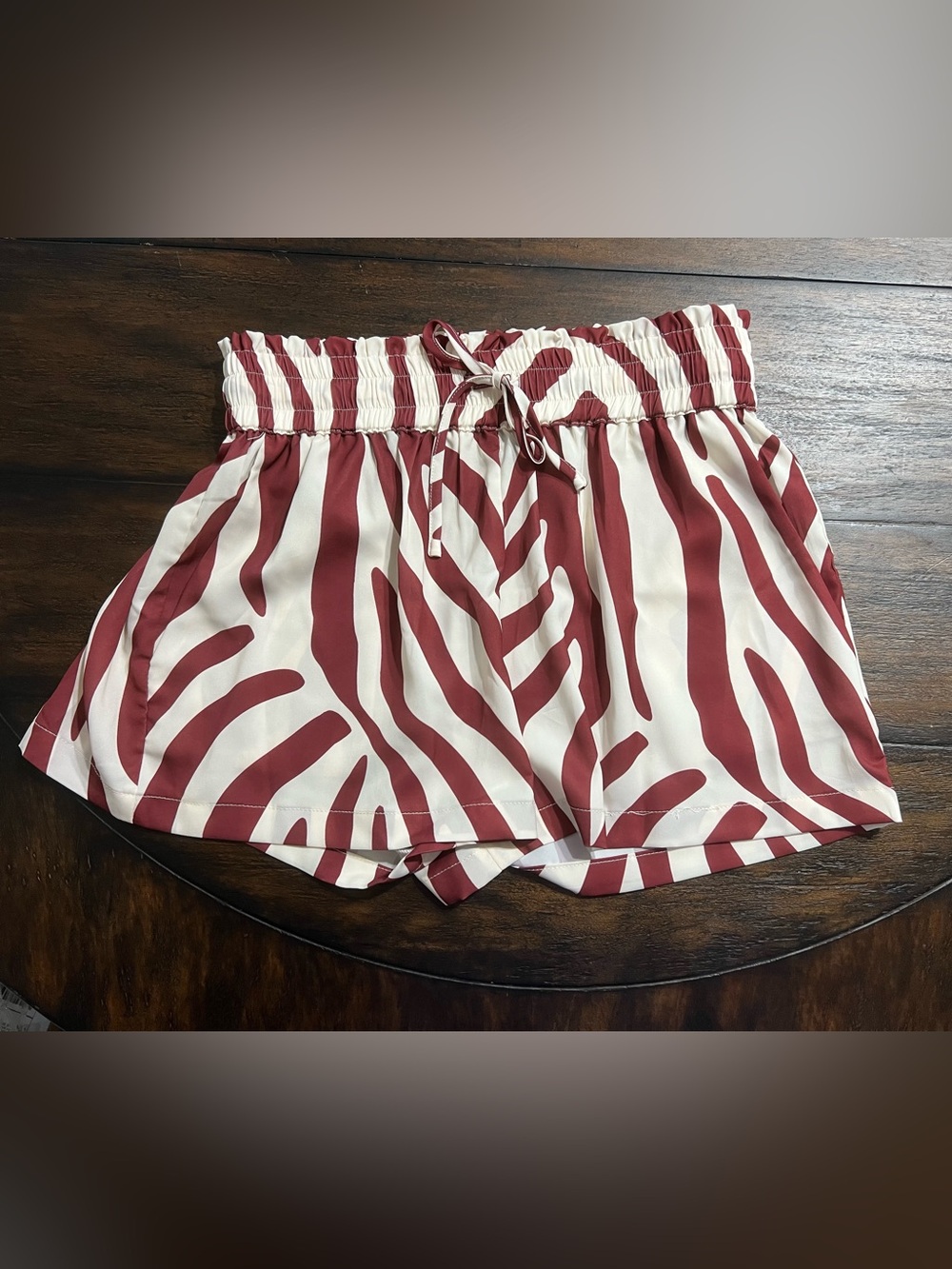 Cupshe NWOT Women’s Beach Shorts Size Medium Quick Dry Red Animal Print